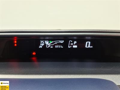2015 Toyota Aqua - Thumbnail