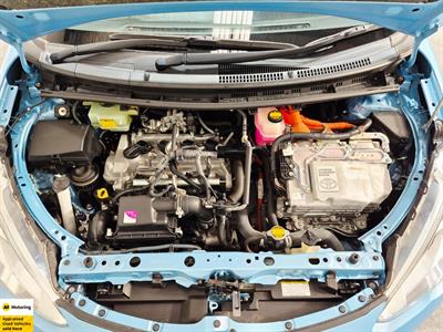 2015 Toyota Aqua - Thumbnail