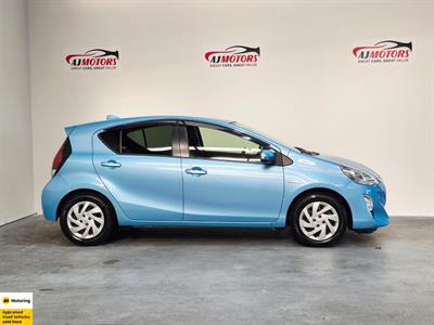 2015 Toyota Aqua - Thumbnail