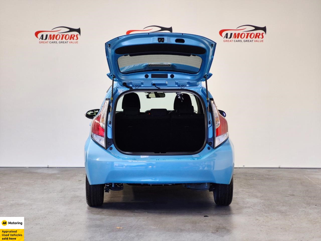 2015 Toyota Aqua
