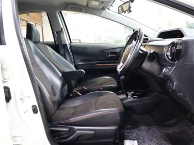 2015 Toyota Aqua - Thumbnail