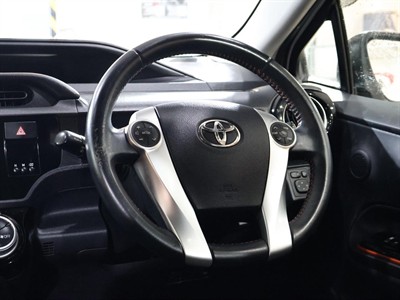 2015 Toyota Aqua - Thumbnail