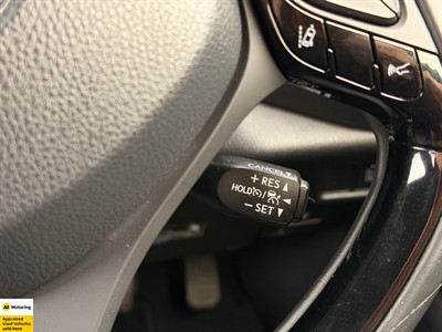 2017 Toyota C-HR - Thumbnail