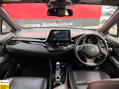 2017 Toyota C-HR - Thumbnail