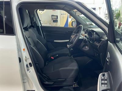 2022 Suzuki Swift - Thumbnail