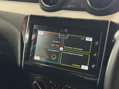 2022 Suzuki Swift - Thumbnail