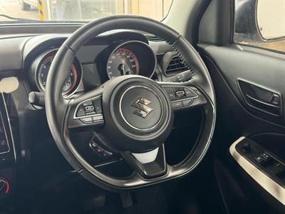 2022 Suzuki Swift - Thumbnail