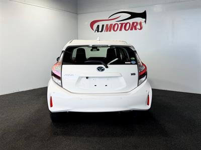 2020 Toyota Aqua - Thumbnail