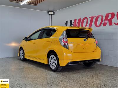 2013 Toyota Aqua - Thumbnail