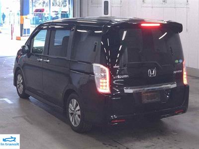 2015 Honda Step Wagon - Thumbnail