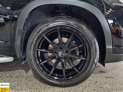 2017 Toyota Highlander - Thumbnail