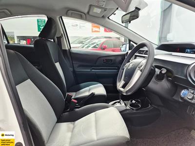 2014 Toyota Aqua - Thumbnail