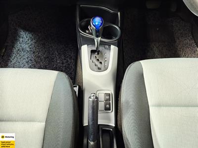 2014 Toyota Aqua - Thumbnail