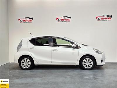 2014 Toyota Aqua - Thumbnail