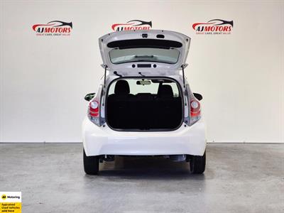 2014 Toyota Aqua - Thumbnail