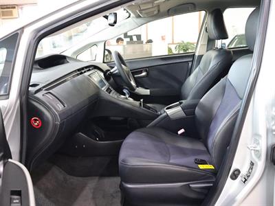 2013 Toyota Prius - Thumbnail