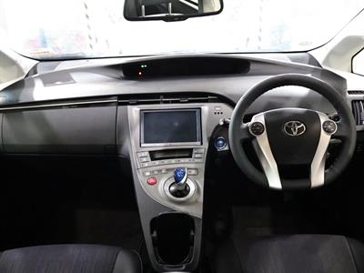 2013 Toyota Prius - Thumbnail