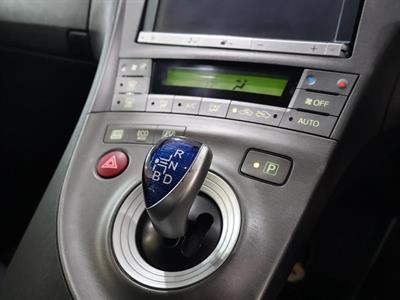 2013 Toyota Prius - Thumbnail