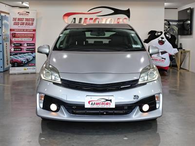 2013 Toyota Prius - Thumbnail