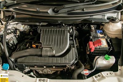 2014 Suzuki Swift - Thumbnail