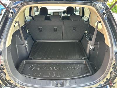 2019 Mitsubishi Outlander - Thumbnail