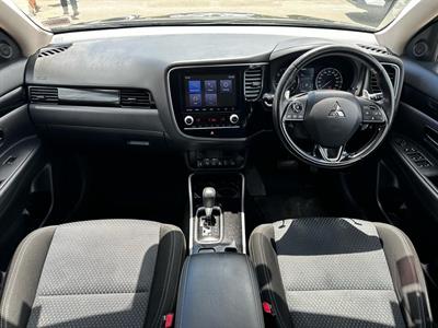2019 Mitsubishi Outlander - Thumbnail
