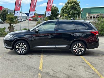 2019 Mitsubishi Outlander - Thumbnail