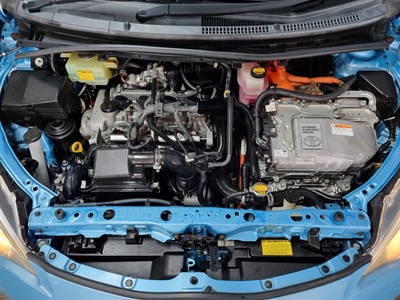 2013 Toyota Aqua - Thumbnail