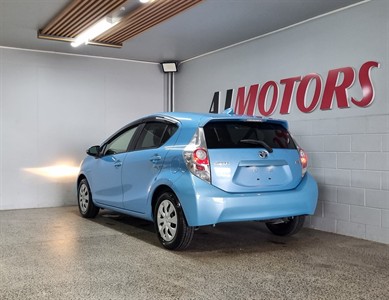 2013 Toyota Aqua - Thumbnail