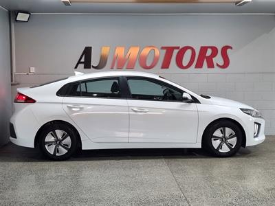 2022 Hyundai IONIQ - Thumbnail