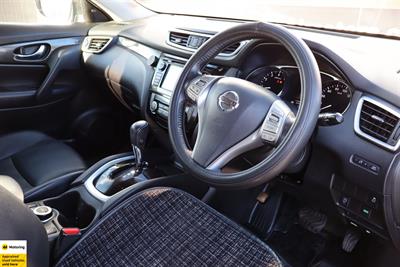2015 Nissan X-Trail - Thumbnail