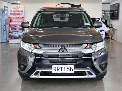 2022 Mitsubishi Outlander - Thumbnail