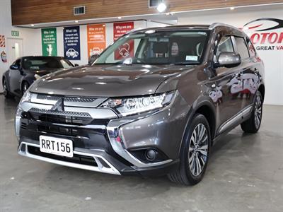 2022 Mitsubishi Outlander - Thumbnail