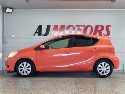 2012 Toyota Aqua - Thumbnail