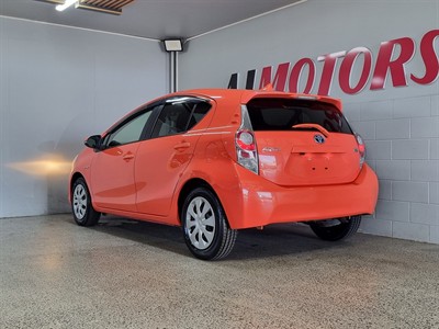 2012 Toyota Aqua - Thumbnail