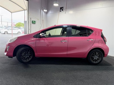 2015 Toyota aqua - Thumbnail