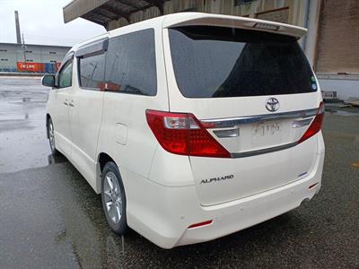 2013 Toyota Alphard - Thumbnail