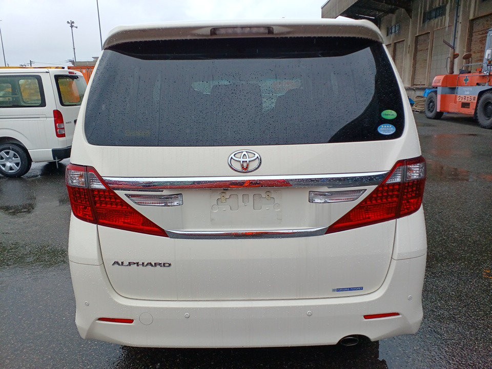2013 Toyota Alphard