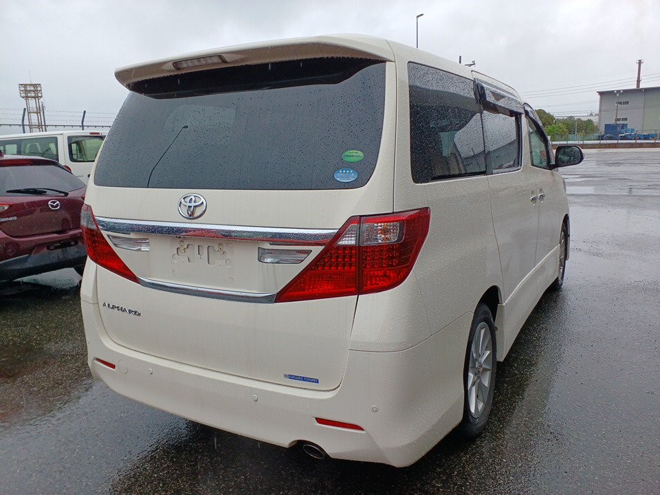 2013 Toyota Alphard