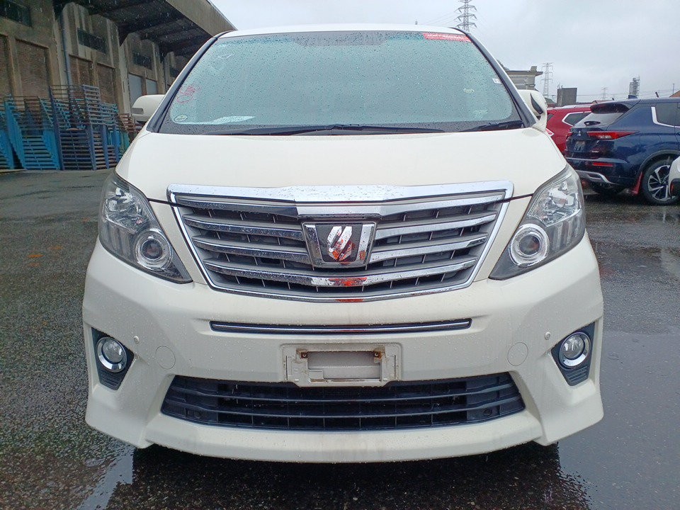 2013 Toyota Alphard