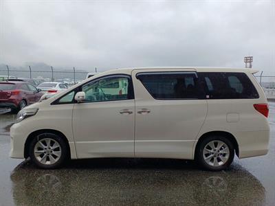 2013 Toyota Alphard - Thumbnail