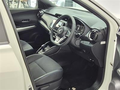 2021 Nissan Kicks - Thumbnail