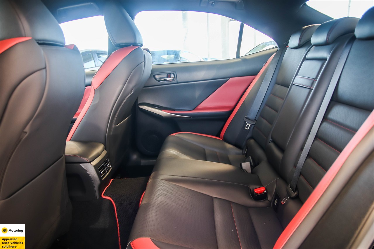 2015 Lexus IS 4D