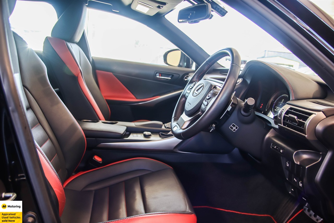 2015 Lexus IS 4D