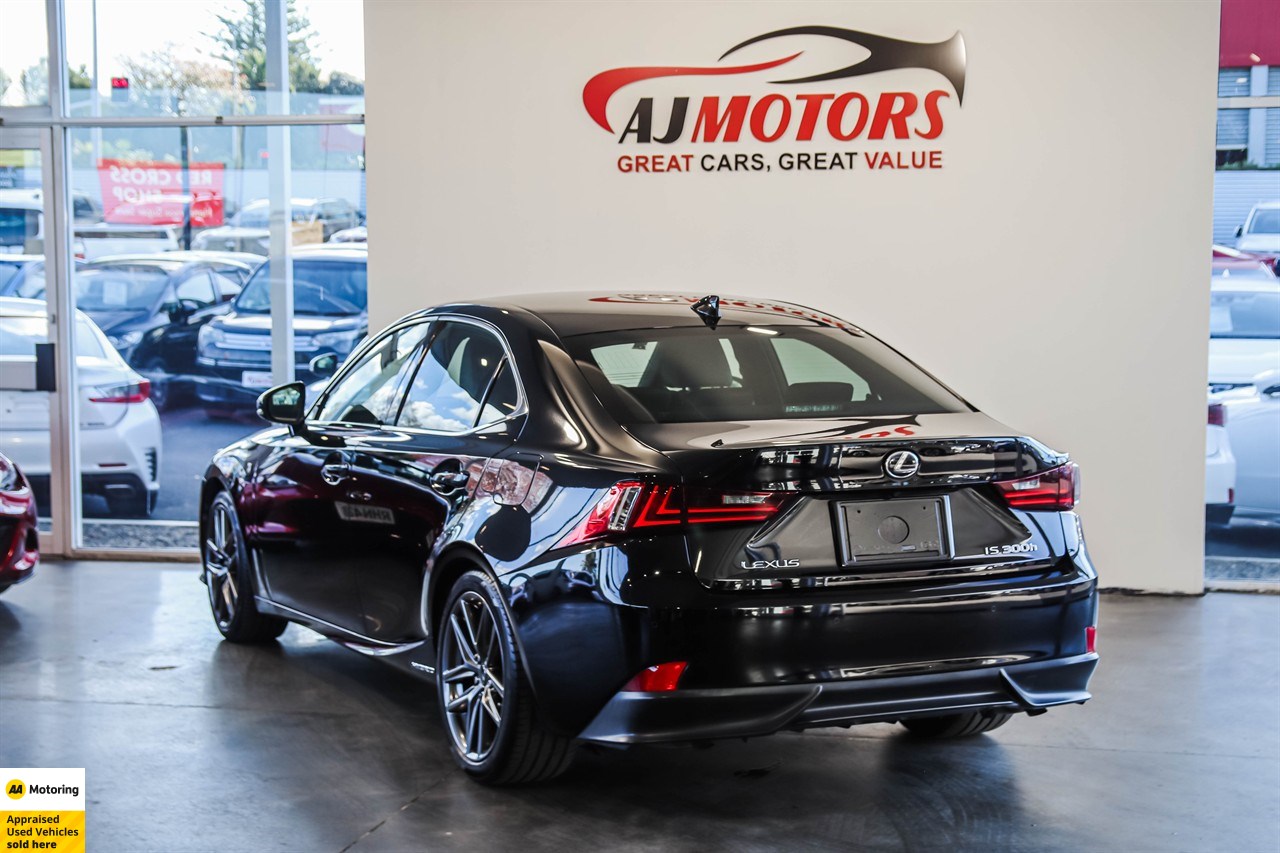 2015 Lexus IS 4D