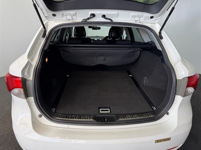 2015 Toyota Avensis - Thumbnail