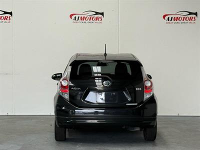 2012 Toyota Aqua - Thumbnail