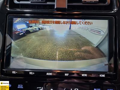 2019 Toyota Prius - Thumbnail