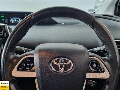 2019 Toyota Prius - Thumbnail
