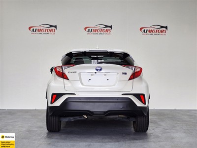 2017 Toyota C-HR - Thumbnail